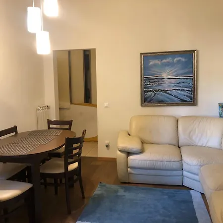 Deluxe In The Centre Of *