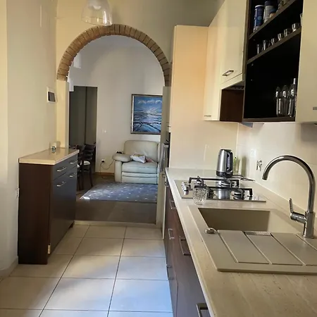 Deluxe In The Centre Of